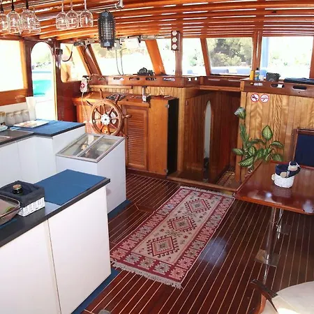 Botel Felix Bodrum Yelkenli Tekne Bitez